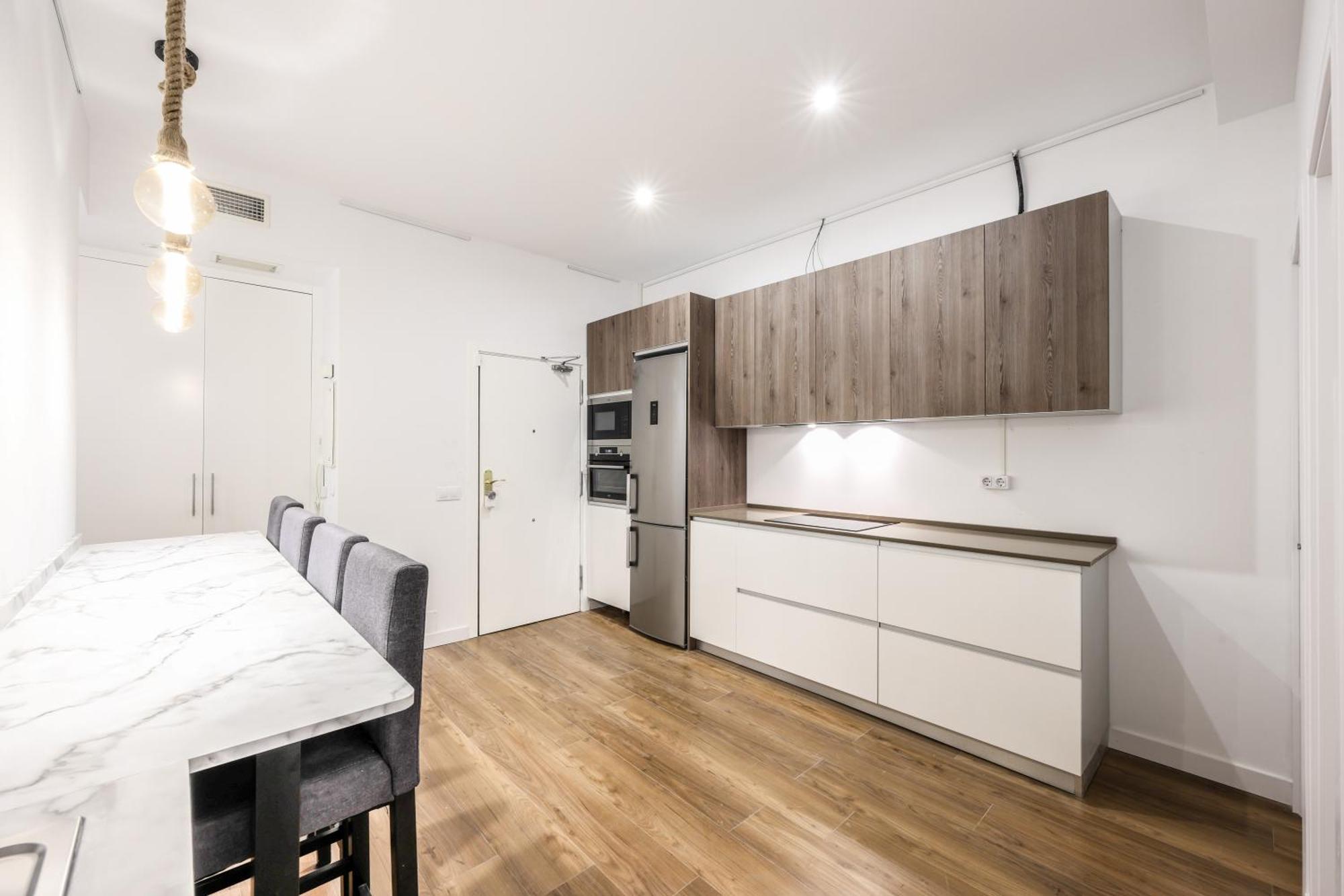 Be Coliving Madrid Centro Hotel Exterior photo