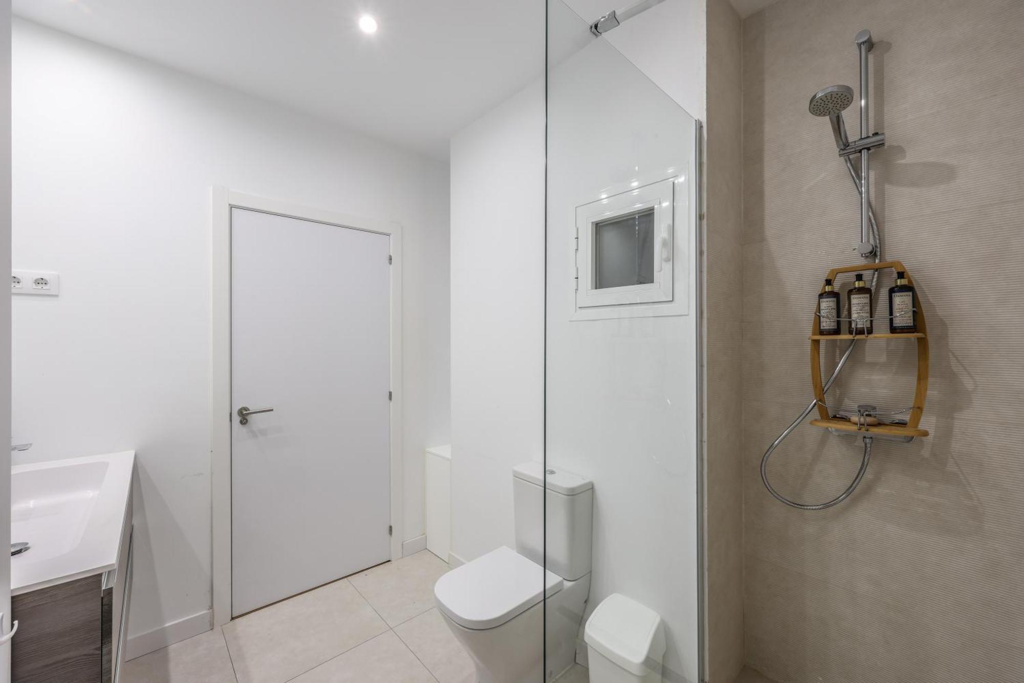 Be Coliving Madrid Centro Hotel Exterior photo